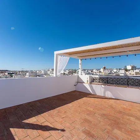 Town House 11 *