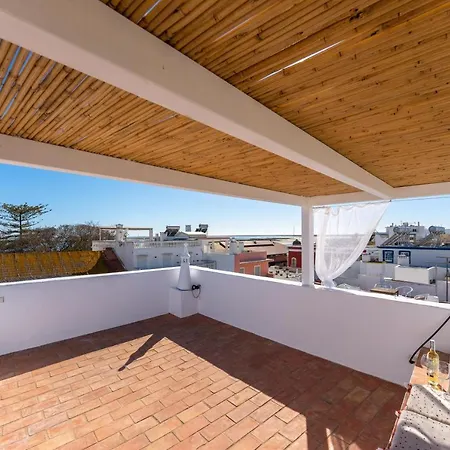 Town House 11 *